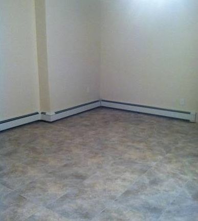 4th image of 4101 Broadway