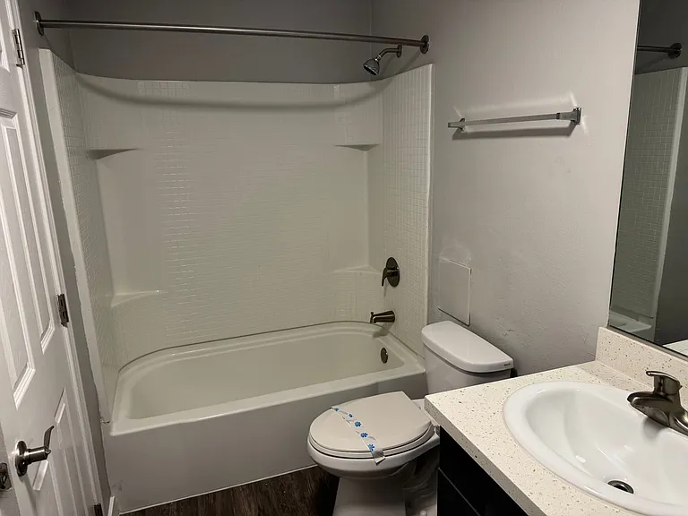 Villa Del Sol Apartments — Photo 152