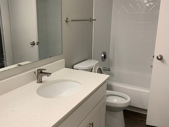 3rd image of 7829 Arboretum Dr
