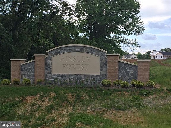 4th image of 921 Fenario Cir