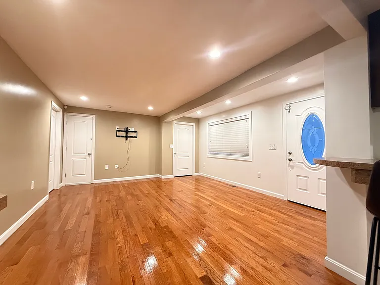 7 Southbridge Street Ct — Photo 4