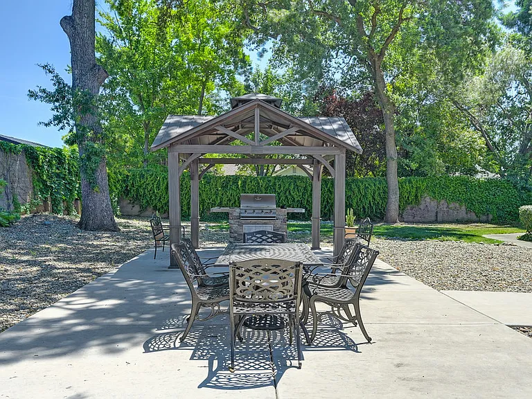 Heritage Oaks — Photo 15