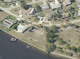 2620 SE 26th Pl, Cape Coral, FL 33904