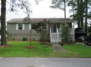 851 Cuthrell St, Belhaven, NC 27810