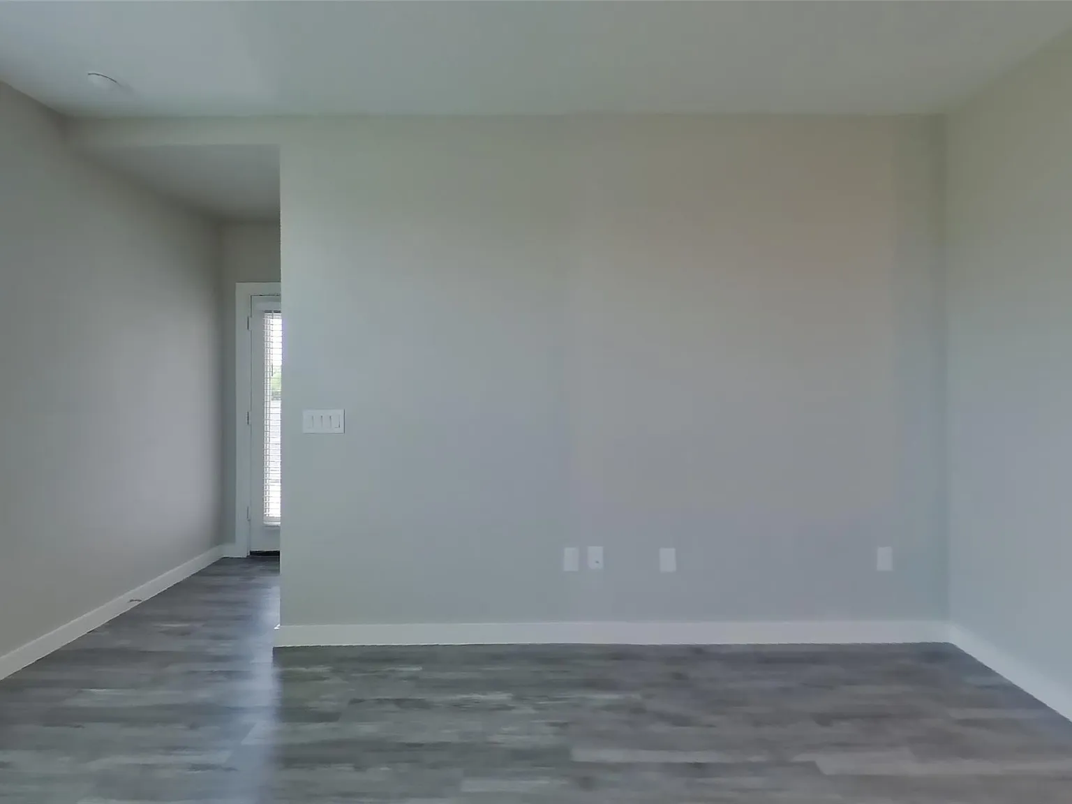 4 bed, 2.5 bath, 1744 sqft, $2,439 — Photo 2