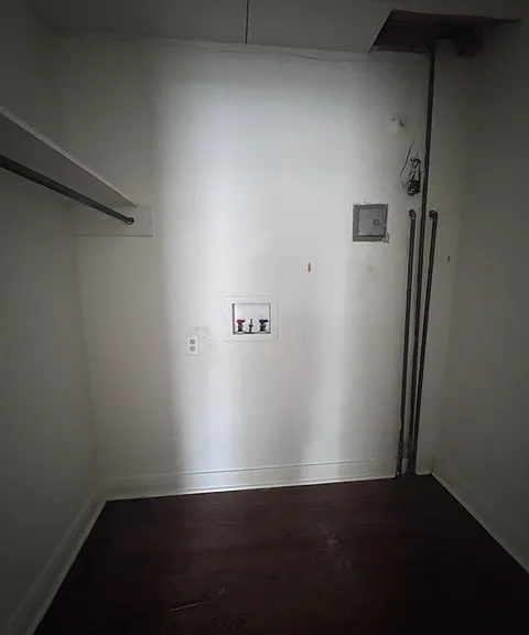 Washer/Dryer Hookups