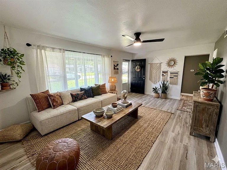 312 Joy Dr — Photo 8