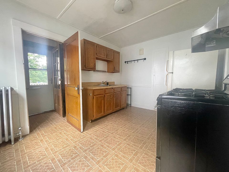 1st image of 33 Brington Rd #1A