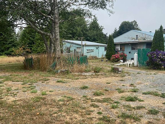 4th image of 135 Dell Ln