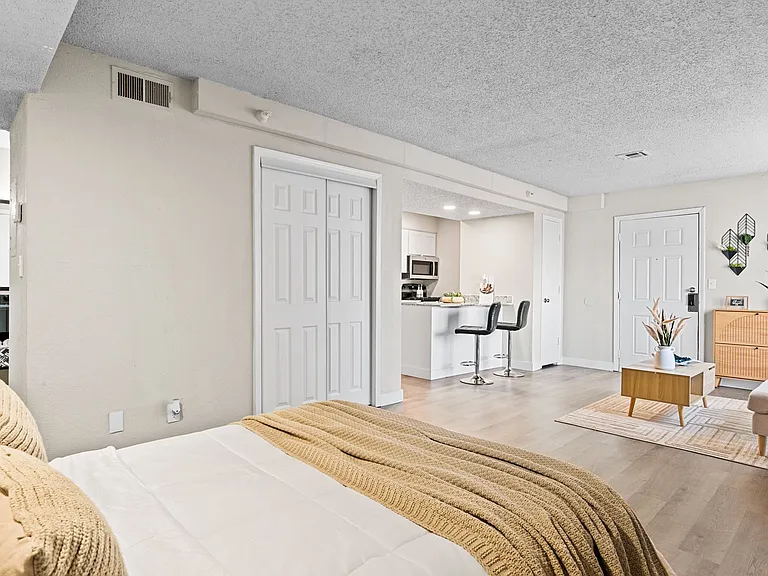 Avia Apartments — Photo 30
