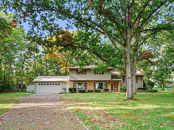 3rd image of 26137 Diana Dr