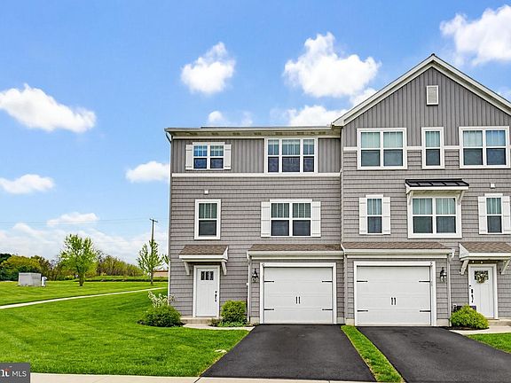 2nd image of 10 Southside Dr