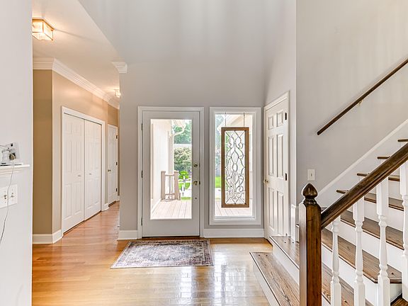 3rd image of 105 Sweet Gum Ln