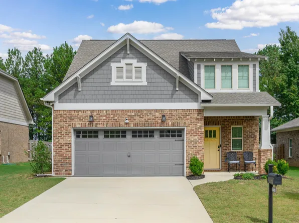 1405 Woodridge Pl, Gardendale, AL 35071