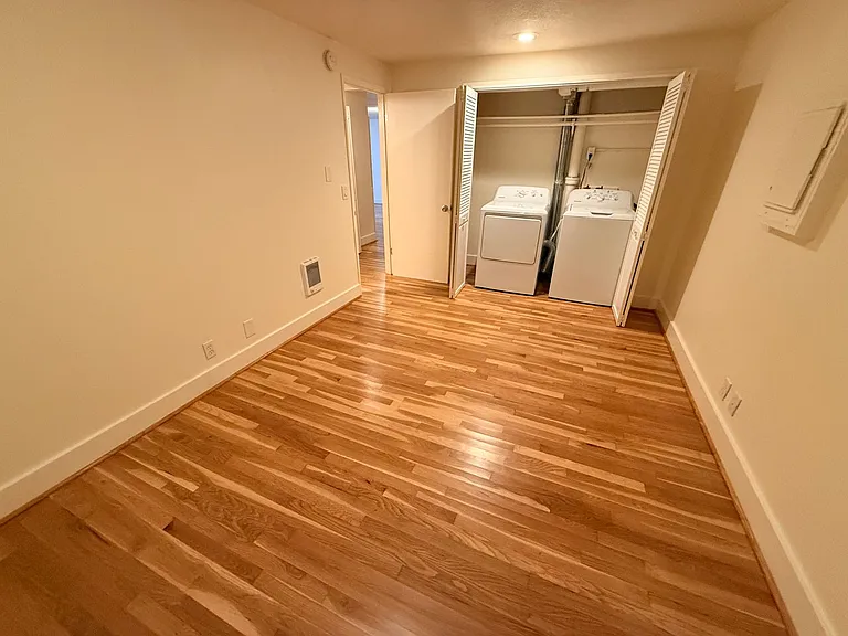 426 NE 75th Ave — Photo 21