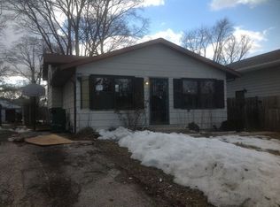 1506 Walnut Dr, Round Lake Beach, IL