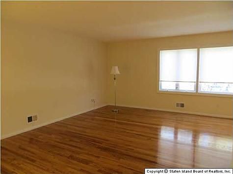 3rd image of 115 Guyon Ave