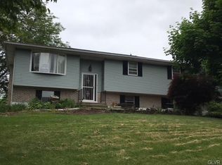 3245 Country Ln, Bethlehem, PA 18017