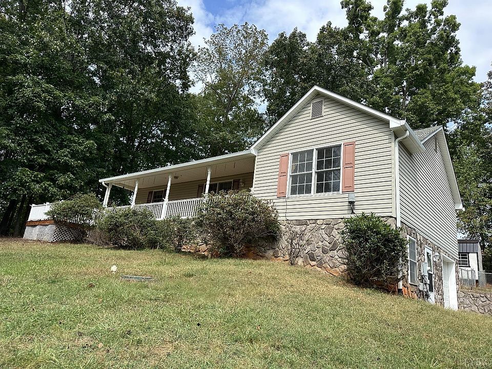 1st image of 2481 Twin Lake Dr