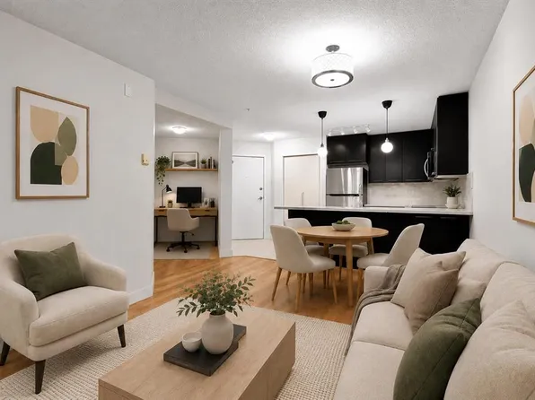 35 E Richard Ct SW #132, Calgary, AB T3E 7N9