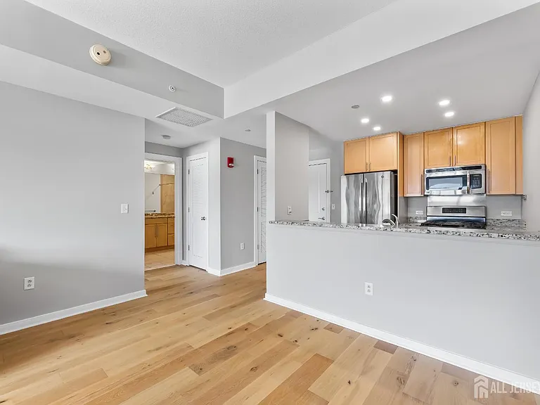 20 Livingston Ave — Photo 18