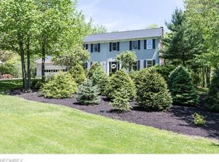 100 Silver Springs Trl, Chagrin Falls, OH 44022