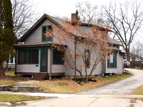 239 Fox STREET, Mukwonago, WI 53149