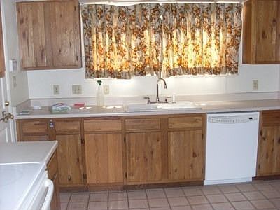3rd image of 718 Windsor Glen Dr