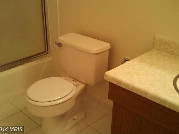 5th image of 11911 Parklawn Dr APT 204