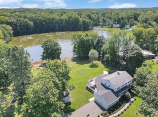 571 Campgaw Rd, Mahwah, NJ 07430