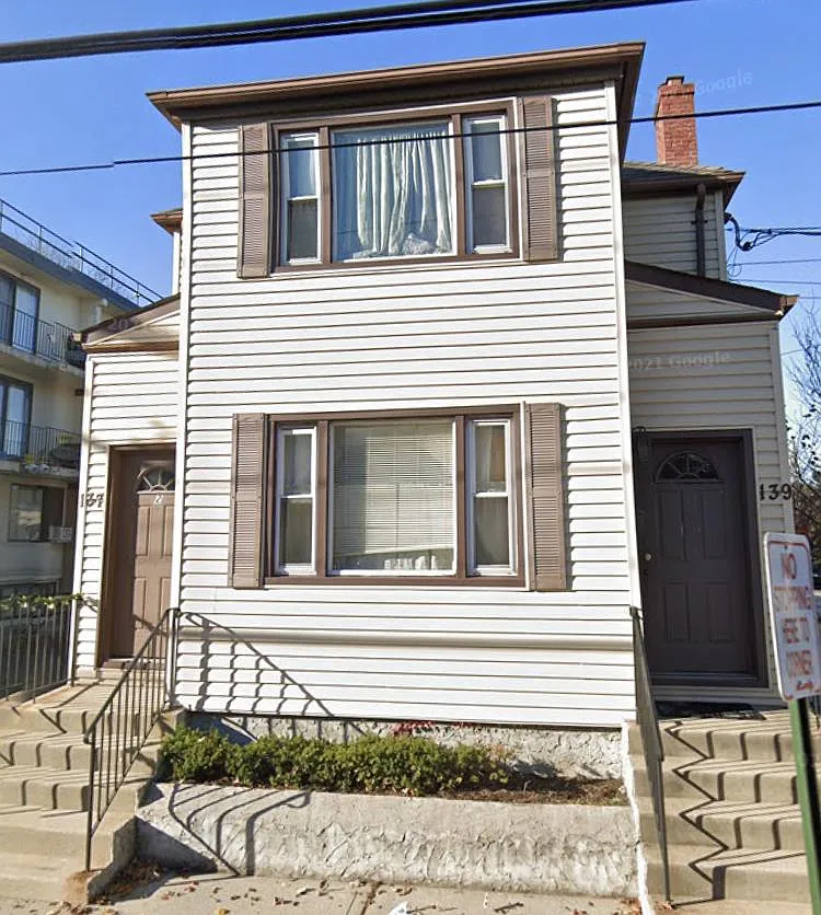 Broadway, Lynbrook — Photo 1