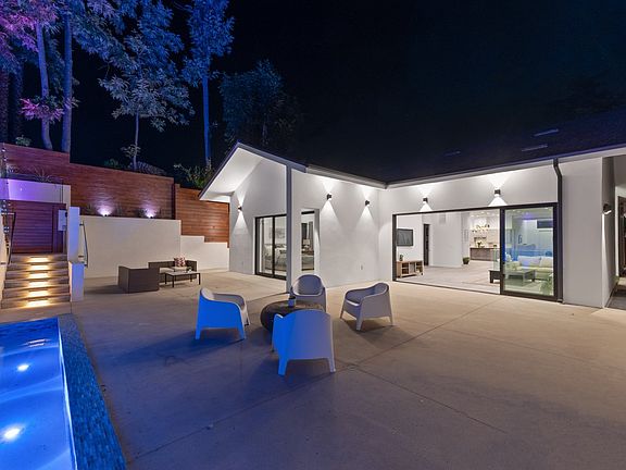5th image of 4625 Ocean View Blvd