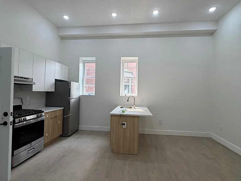 51 Lincoln Park #1C — Photo 2