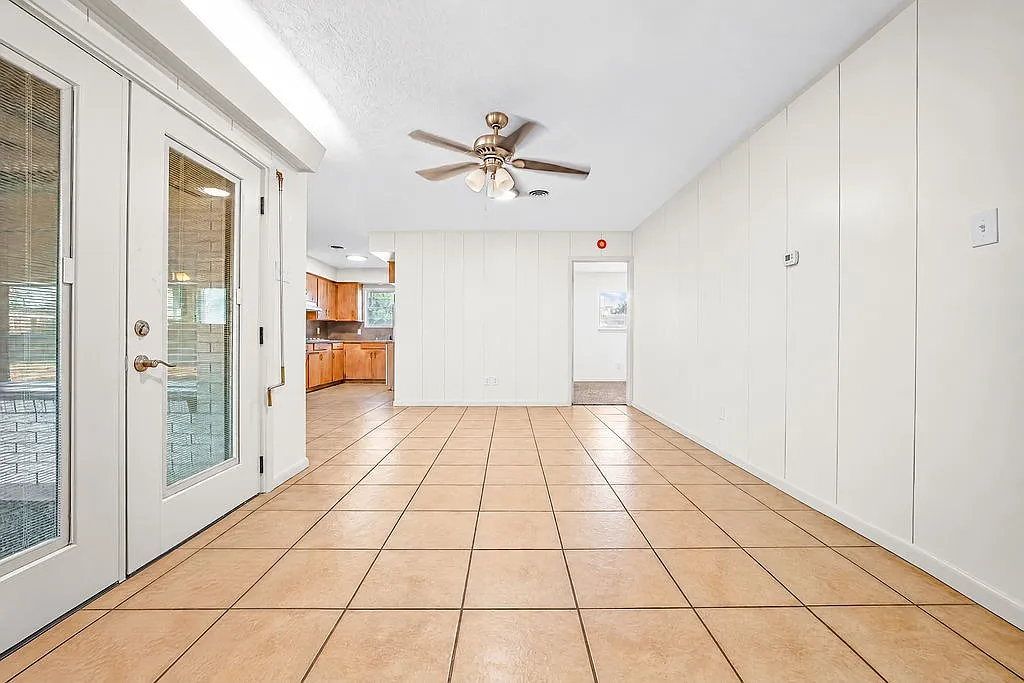 3 bed, 2.0 bath, 1386 sqft, $1,895 — Photo 4
