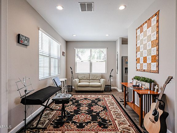3rd image of 29441 W MITCHELL Avenue