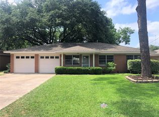 707 Betty St, El Campo, TX 77437