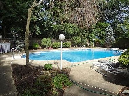 2nd image of 21 Elizabeth Ave