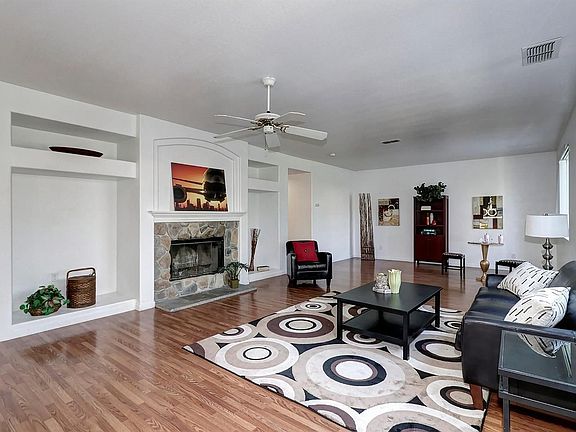 4th image of 4909 Laguna Woods Dr