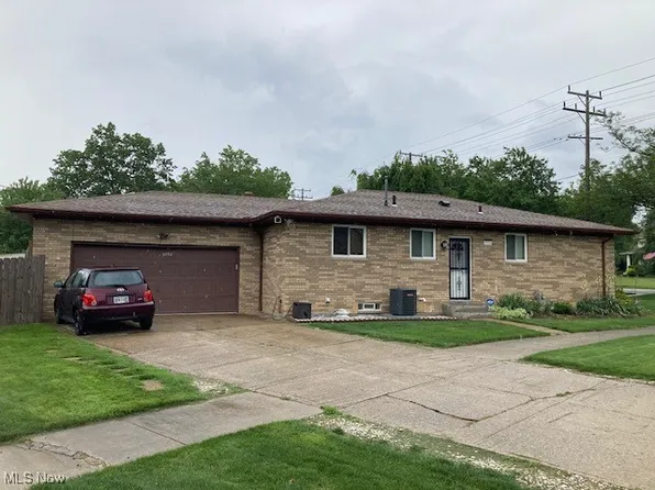 6054 Pearl Rd, Parma Heights, OH 44130