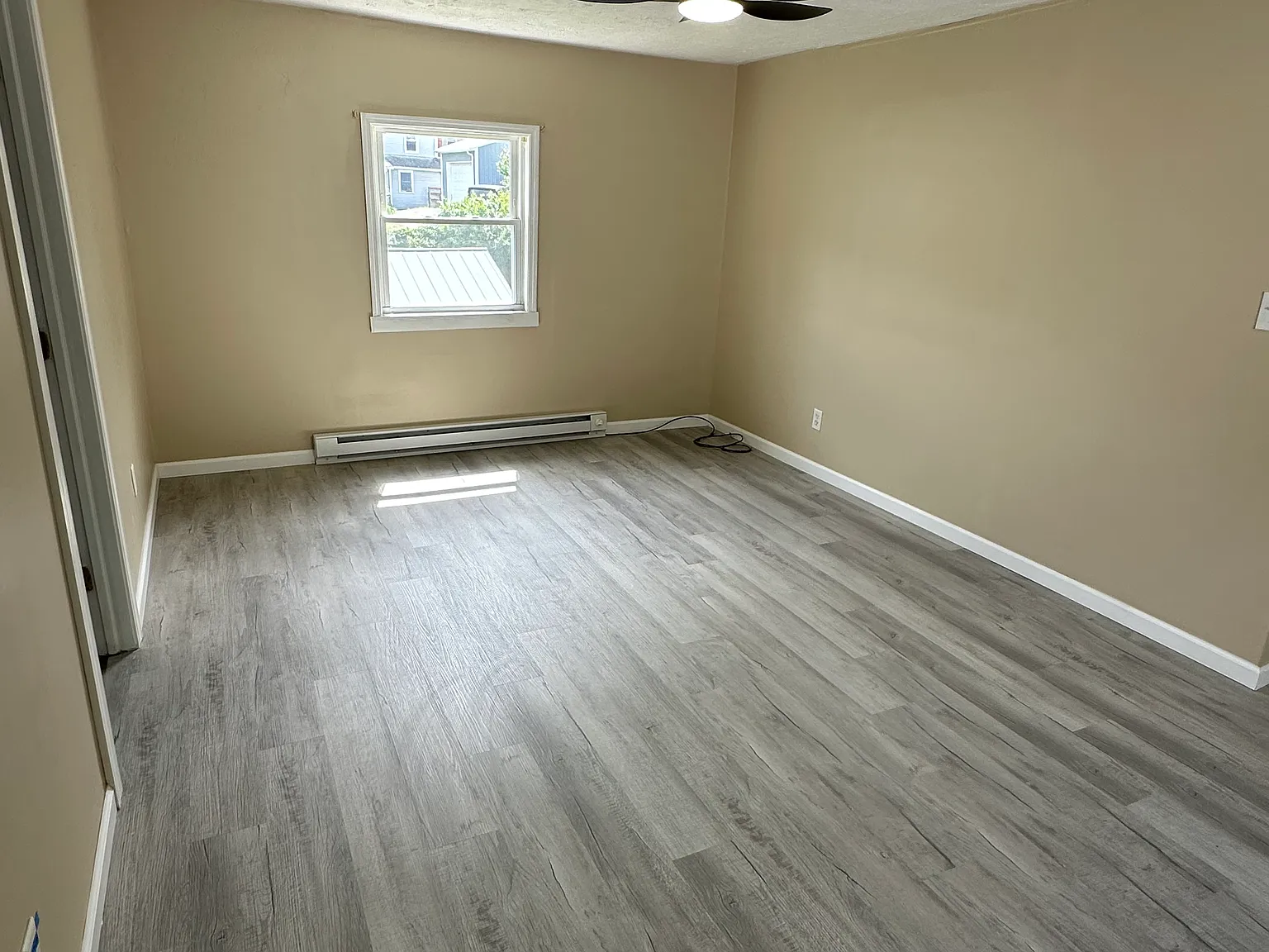1 bed, 650 sqft, $1,050 — Photo 1