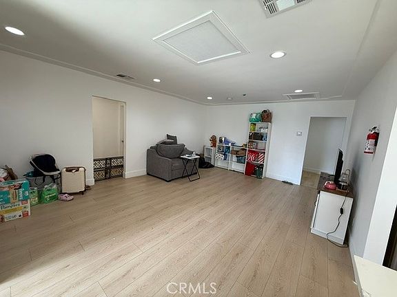 3rd image of 1809 S Stoneman Ave