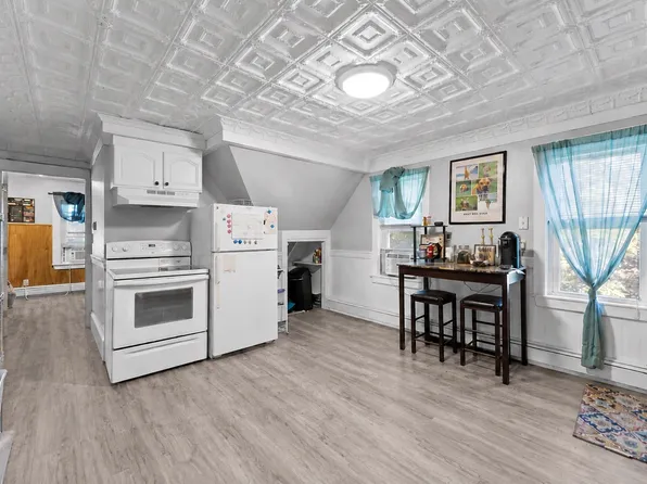 21 Russell St #3, Taunton, MA 02780