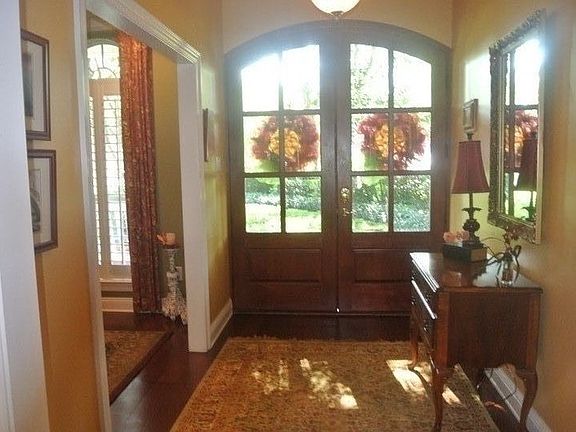 Half Bath : Hand-painted half bath off kitchen