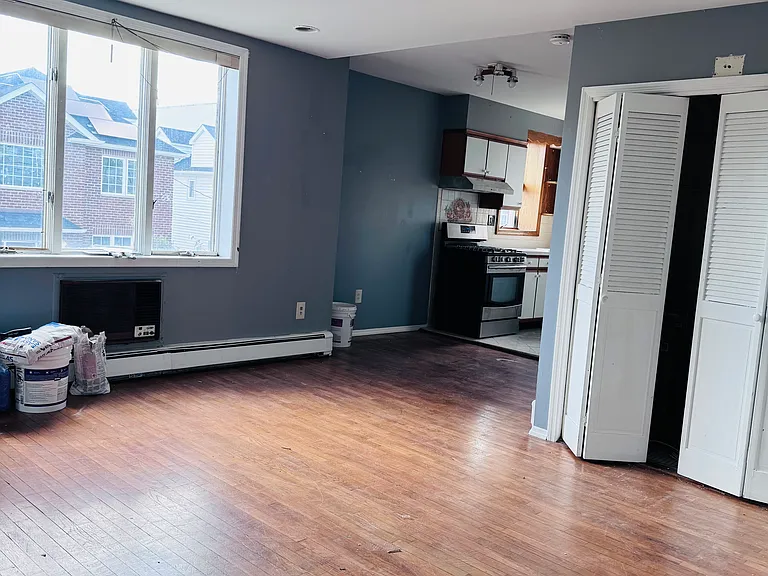 79 Saint Marys Ave #2 — Photo 8