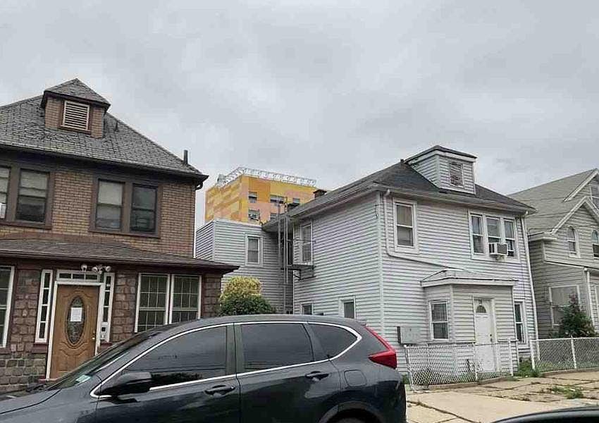 1st image of 18 S Terrace Ave