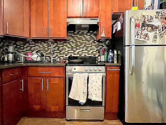 2nd image of 398 3rd Ave APT 3D