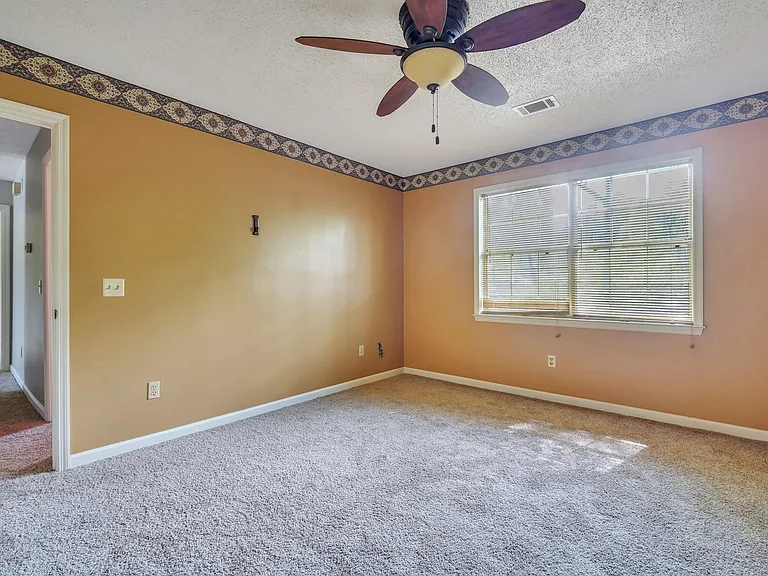 1109 Tomahawk Trl — Photo 8