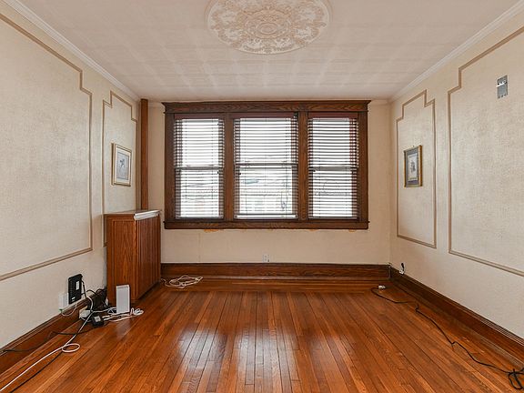 5th image of 610 Columbia Ave #1