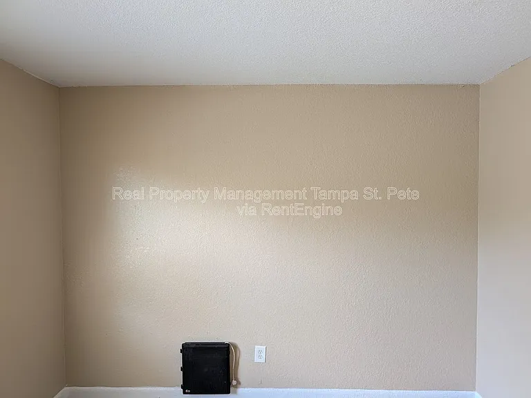 8429 N 39th St #3 — Photo 12