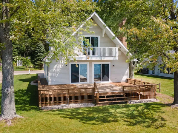 1657 Manitou Ln, Middleville, MI 49333